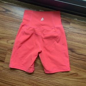 Ptula pant Yvette short 6 inches